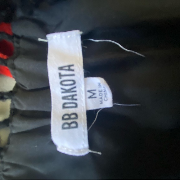 BB Dakota black dress. Medium. Double-lined. Crochet neckline. Flowy. - Picture 2 of 5